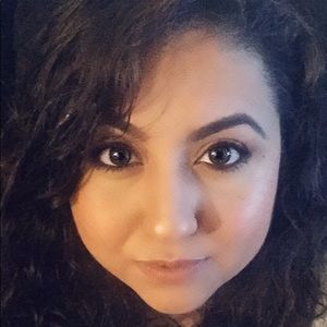 Meet your Posher, Mayra